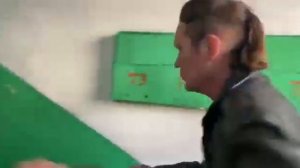 Саня бык идет спрашивать с Паши за крысу