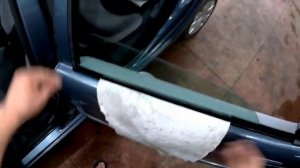 Как снять стёкла без разбора обшивки Citroën Xsara Picasso ➤ Пошаговое руководство