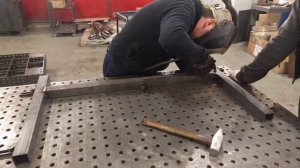 Работа на сварочном столе. Сборка рамы