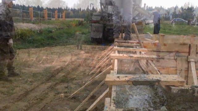 Бетонирование ленточного фундамента. МЗФЛ.divx смотреть онлайн