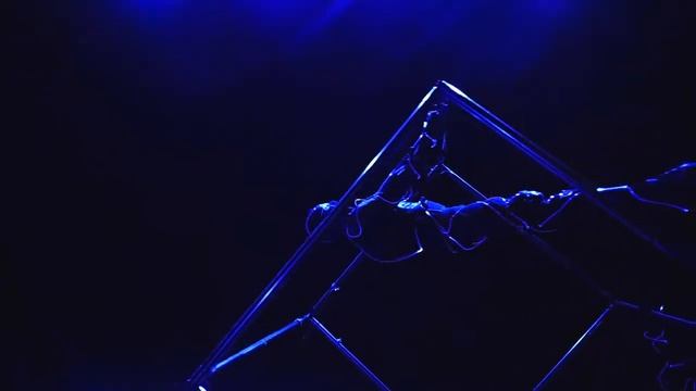 Светодиодное акробатическое шоу в КУБЕ. Состав 4 | Event-агентство ANNA LEGENDA