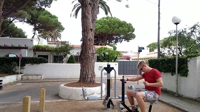 Камбрильс. Променад вдоль моря. Испания Май 2018. смотреть онлайн