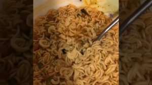 КРАСНЫЙ ДОШИРАК ОСТРЫЙ? Не думаю...