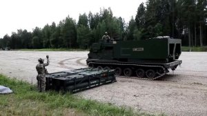 Реактивная система залпового огня MLRS М270A1 (США)