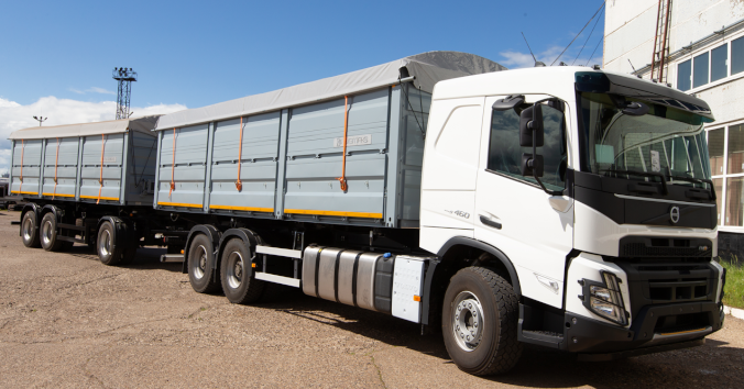 Самосвальный автопоезд зерновоз Вольво (VOLVO FMX)