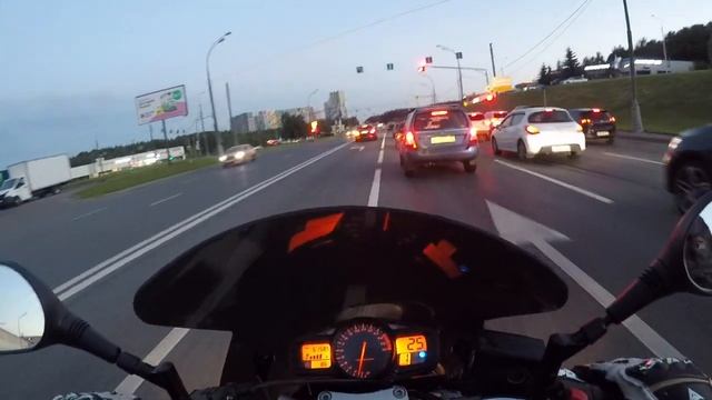 Разгон до 100 Suzuki GSR 600 с пассажиром 56 кг вес пилота 74 смотреть онлайн