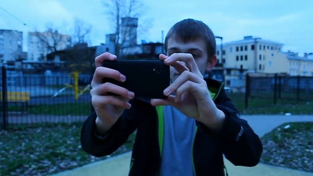 Легендарный смартфон - Nexus 5, можно ли пользовать в 2021? [Retro Review] смотреть онлайн