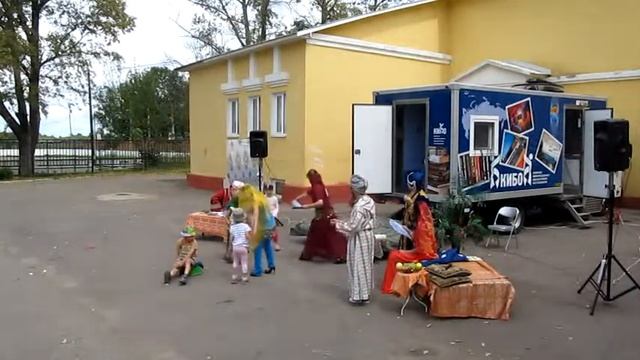 Летние сказки Шахерезады. Фабрика - 2 смотреть онлайн