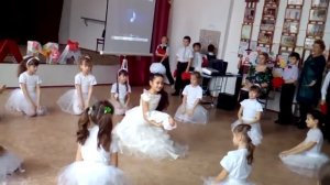 1класс танец для Мам