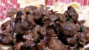 Тушеная куриная печень с луком! Вкусно и полезно!