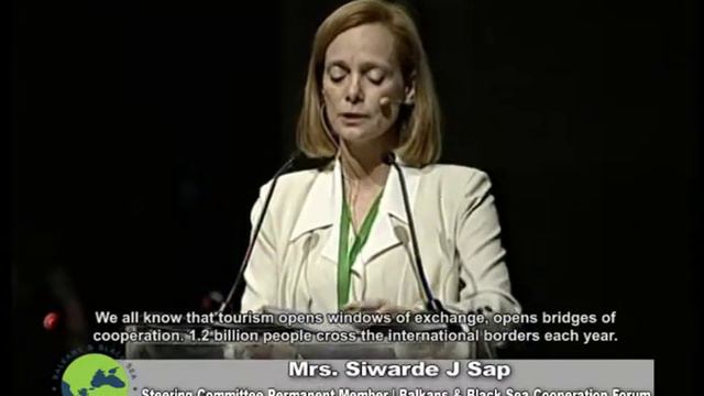 Mrs Siwarde J Sap, conveys Mrs Irina Bokova, DG UNESCO message (en subtitles) смотреть онлайн