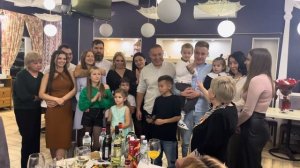 Нашей бабушке 95! Поет песню на юбилее про свое поколение