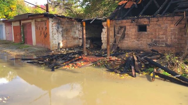 Мелина и папа нашли сгоревший ДОМ смотреть онлайн