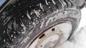 Заварили дифференциал заднего моста. Цепи на заднюю ось. Как прёт по насту? #нива #бездорожье