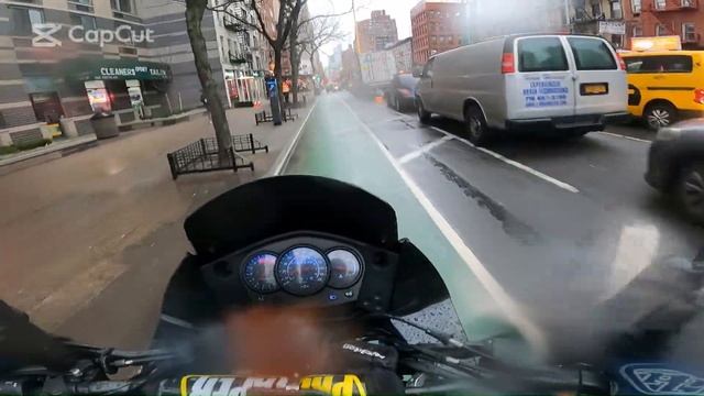 Wet times in NYC #klr650 смотреть онлайн