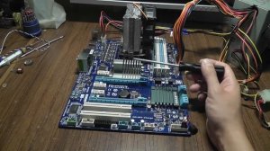 GIGABYTE GA-970A-D3 не стартует кулеры крутятся