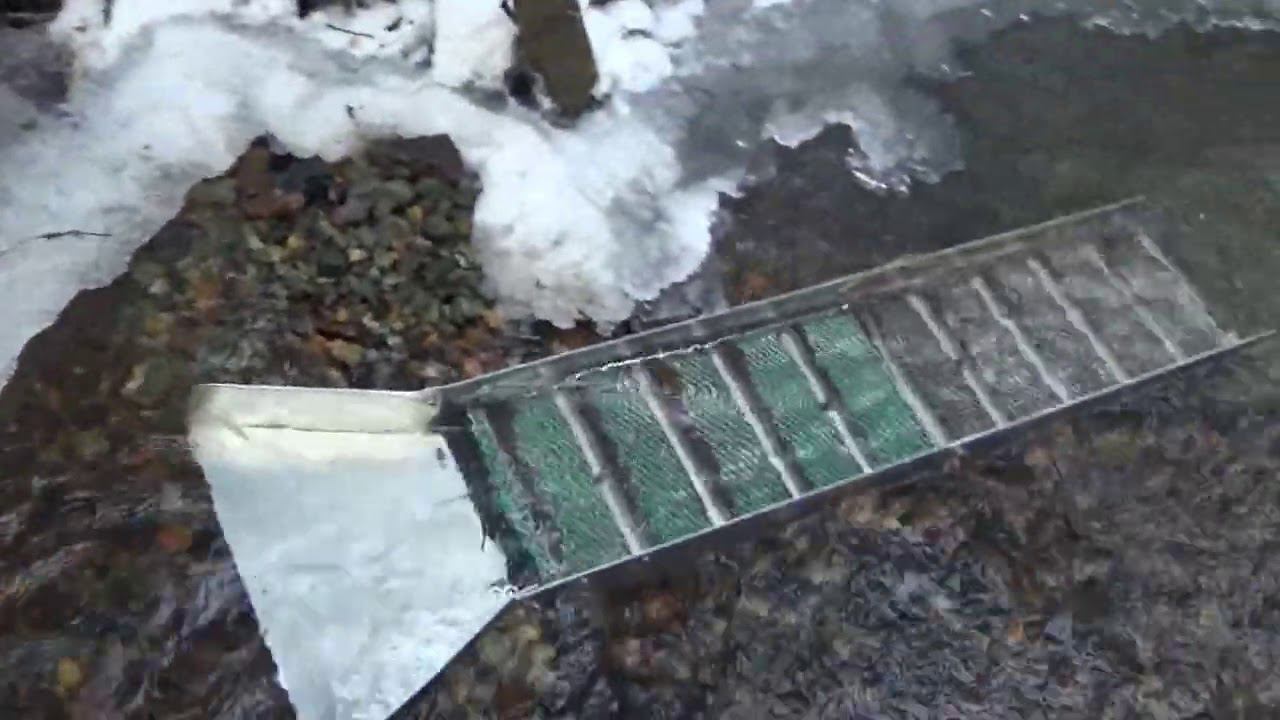 По тихому мою золото минишлюзом ЗИМОЙ!!! САМОРОДОК!!!