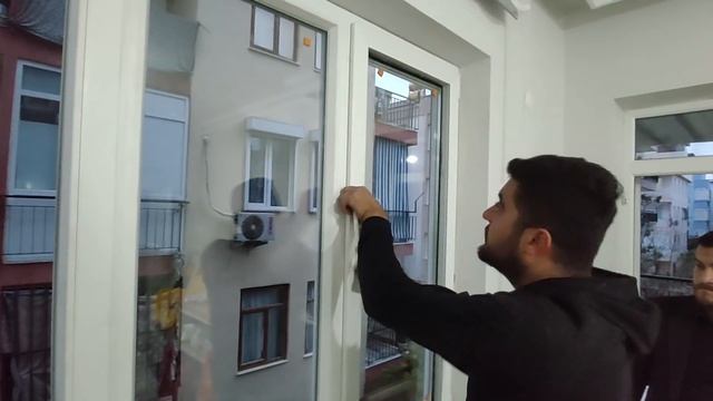 МЕНЯЕМ ОКНО НА КУХНЕ В КВАРТИРЕ В ТУРЦИИ \ КАК УСТАНАВЛИВАЮТ ОКНА ПВХ \ Наш ремонт \ Анталия смотреть онлайн