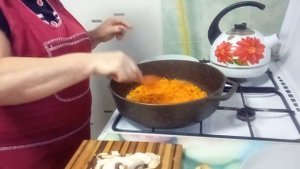 Готовлю ужин внукам . Малыш уходит гулять на всю ночь ./Мама Гуля/