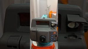 Цифровой нивелир Sokkia SDL50 c фиберглассоовой рейкой BGS 40