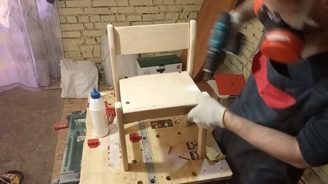 Стульчик в технике Де-купаж смотреть онлайн