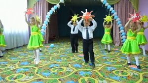 Светит солнышко для всех.