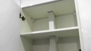 Кухня белый глянец. Встроенная кухня до потолка, белого цвета. Столешница из камня кварц.