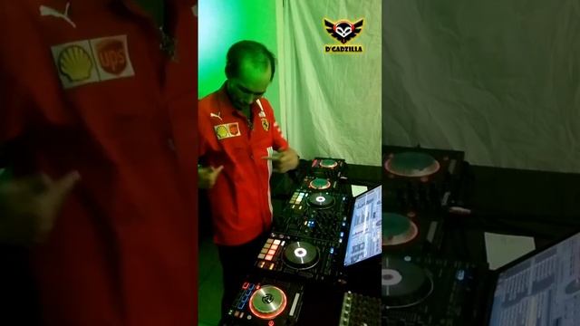 Ferrari James Hype, D'Gadzilla 4 Decks In The Mix