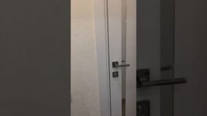 Проходные выключатели в коридоре и два вида освещения