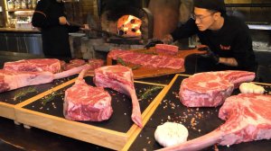 Стейк-хаус, который посещают 99% жителей Запада? Вьетнамский стейк