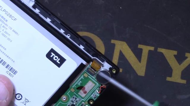 Настройка линз камеры , разборка TCL P561U смотреть онлайн