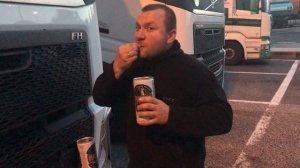 ПРИКОЛЫ ПРО ДАЛЬНОБОЙЩИКОВ - ЮМОР НА ДОРОГАХ ???