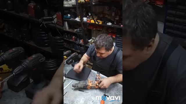 Перфоратор АЕГ КН 24 IЕ замена щеток, чистка коллектора смотреть онлайн