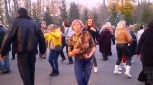 НУ, ГДЕ ТЫ СЧАСТЬЕ... ТАНЦЫ В ПАРКЕ ГОРЬКОГО ХАРЬКОВ.mp4