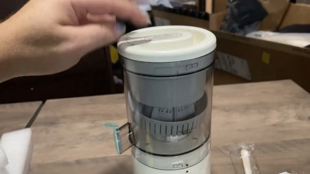 NONOO Portable Electric Citrus Juicer Review, Juices citrus so well
