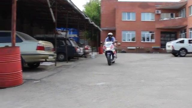 Клиент из Ростова-на-Дону забирает Honda CBR 600 F 2. Без пробега по России. WWW.MOTOBAZA.BIZ