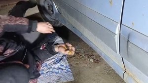 Как снять наружную переднюю облицовку порога Ваз 2114 #RAZNOBOY #ВАЗ2114 #какснять