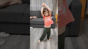 Танцор диско... Полина танцует. Девочка и танец