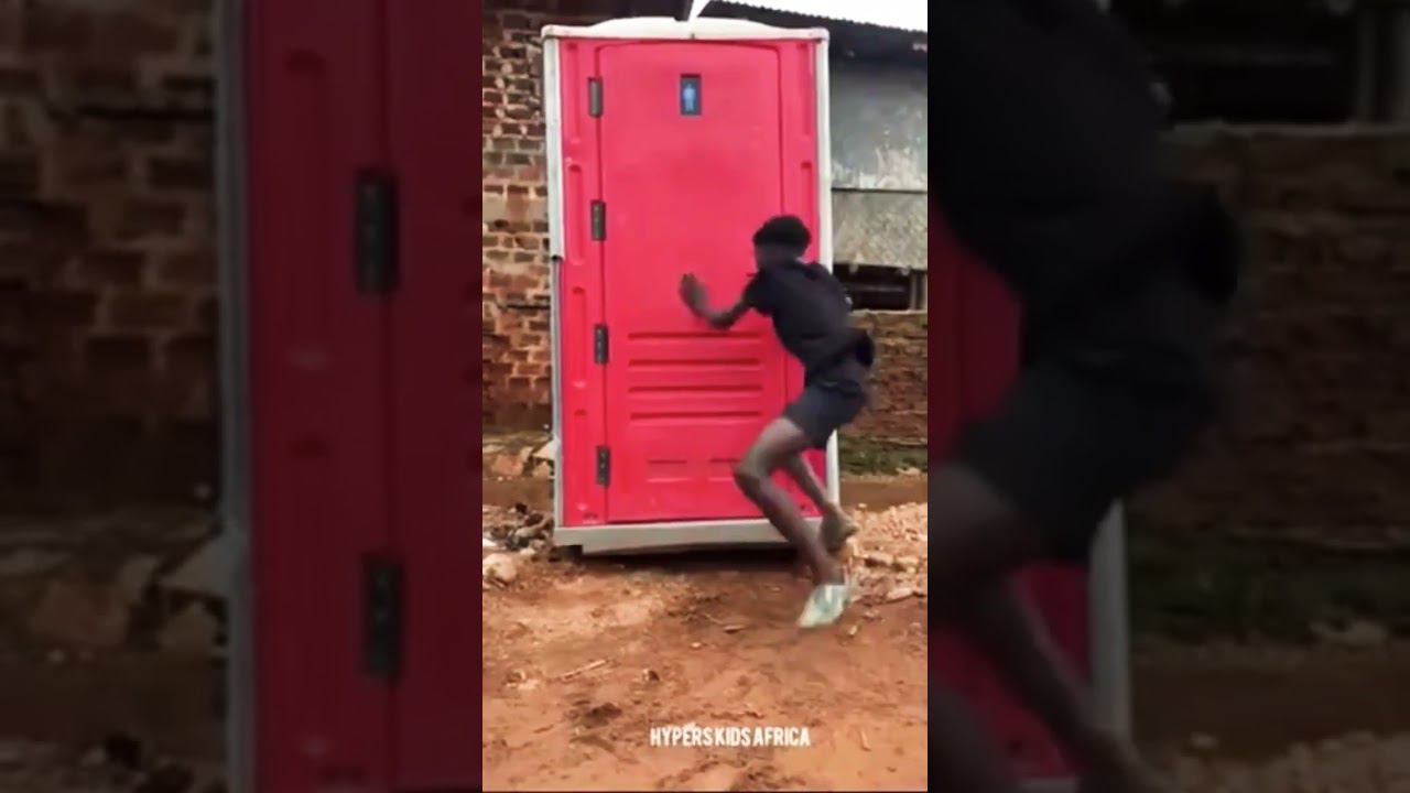 Bocil di wc. Bocil di wc