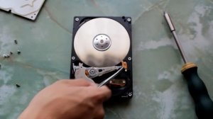 Видеоразбор #1 Разборка жесткого диска / VideoDisassembling #1 Disassembling HDD
