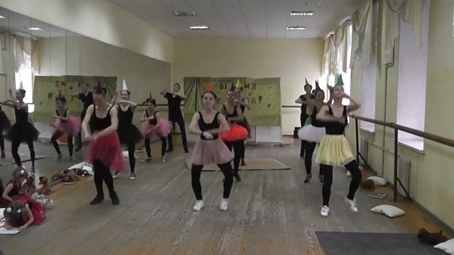 КПТ. Детский танец. 3 курс, народная хореография.