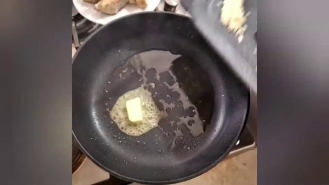 НУ ОЧЕНЬ ВКУСНАЯ ОСЕТРИНА В СЛИВОЧНО ЧЕСНОЧНОМ СОУСЕ СО ШПИНАТОМ!