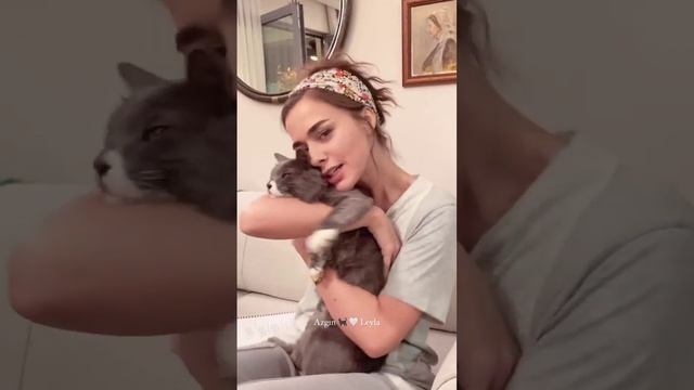 Бенсу Сорал с пушистым другом!