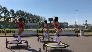 Фитнес на мини батутах jumping-fitness