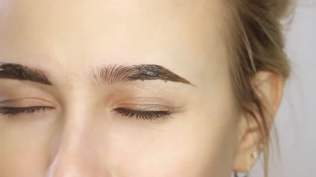 М-4 «Окрашивание бровей и ресниц» смотреть онлайн