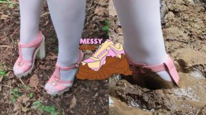🤎 ДЕВОЧКА В ТУФЛЯХ И КОЛГОТКАХ ХОДИТ ПО ГРЯЗИ Girl in Mud Pink Heels and White Stockings