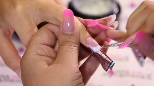 Моделирование арочных ногтей. Белый выкладной френч