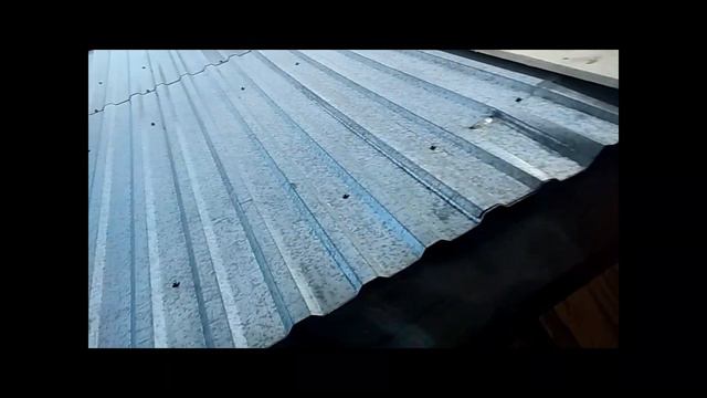 Строим горку в бассейн прямо с крыши дома. смотреть онлайн