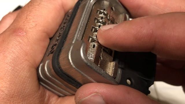 Вскрытие навесного кодового замка master lock 174SSD