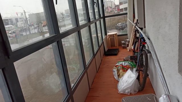 Решил собрать еще один стеллаж на балконе. смотреть онлайн